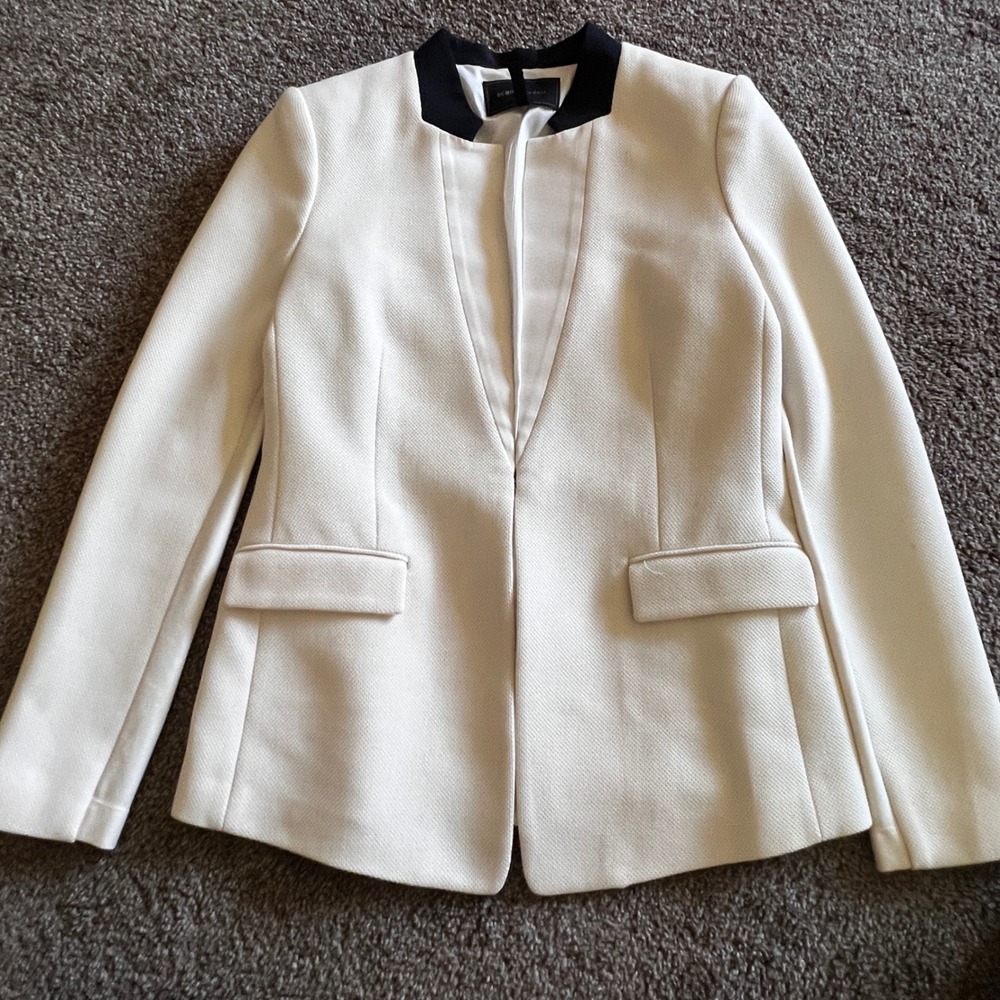 BCBGMaxAzria Cream and Black Blazer